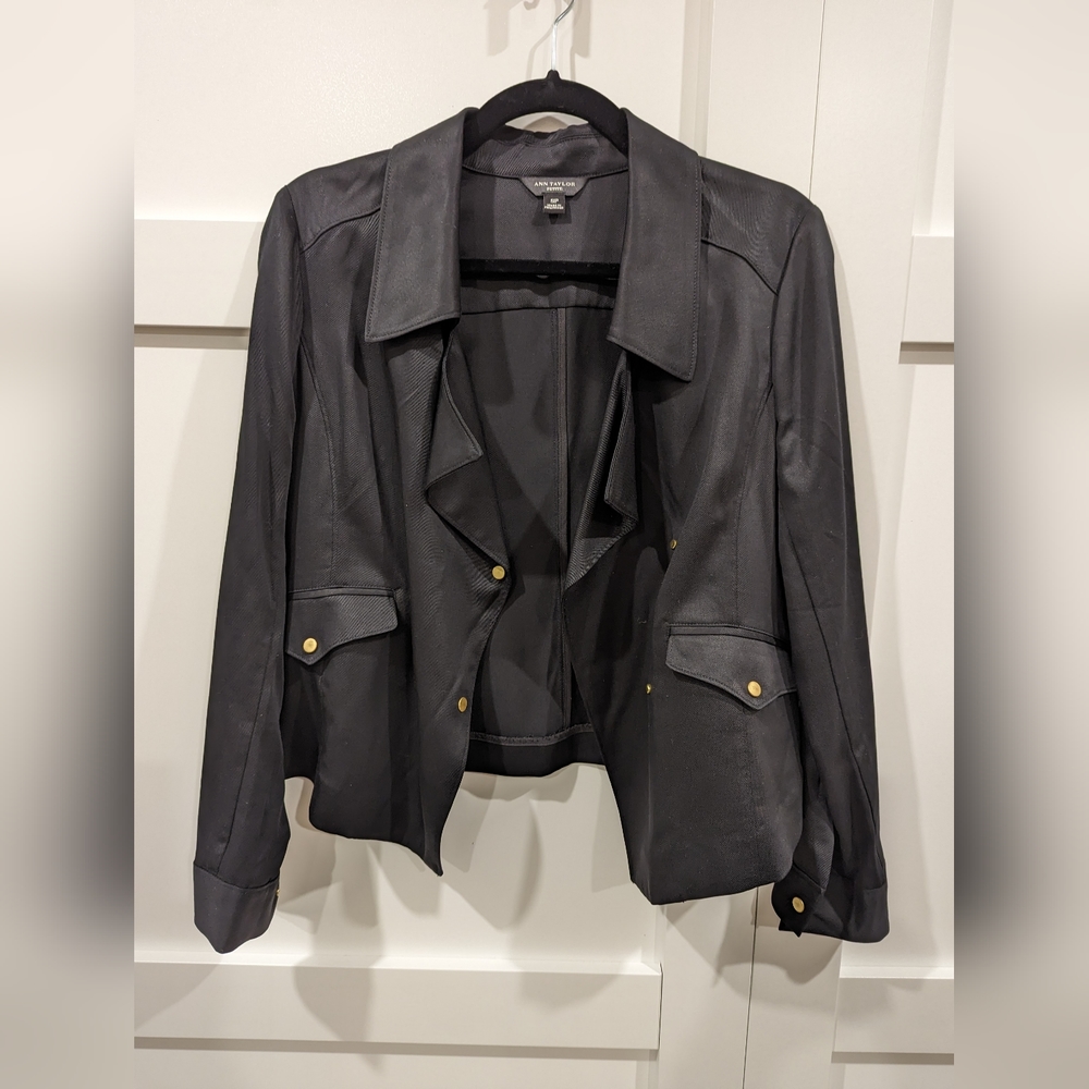 Ann Taylor Blazer 100% Lyocell